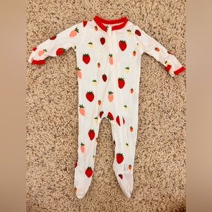 Kyte baby strawberry footie sleeper